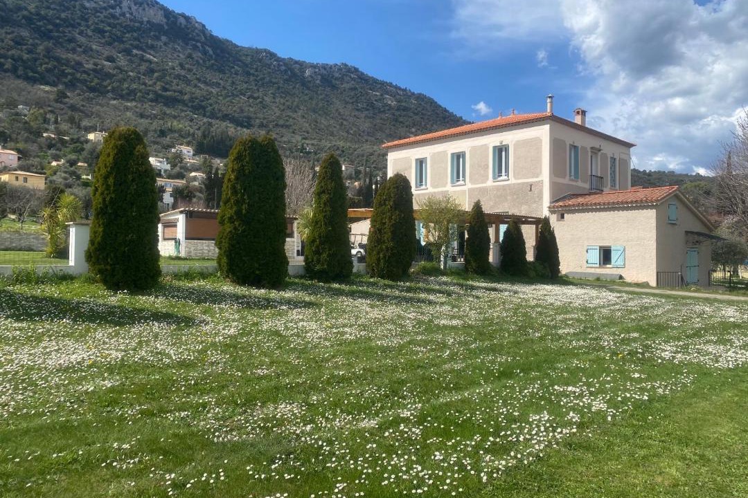 Photo of Others in Chateauneuf-Villevieille