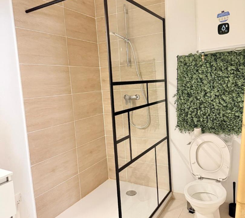 Photo of Bathroom in Quartier Administrations