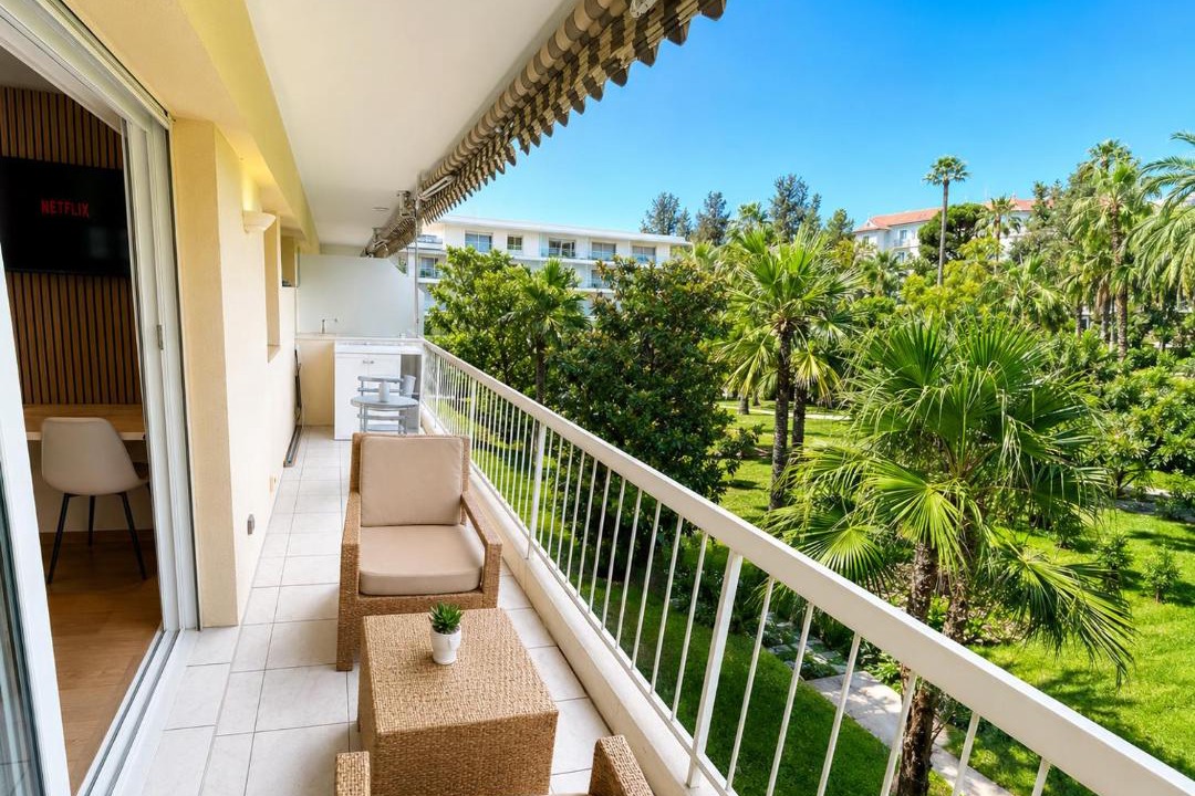 Photo of Patio Balcony in California - Pezou