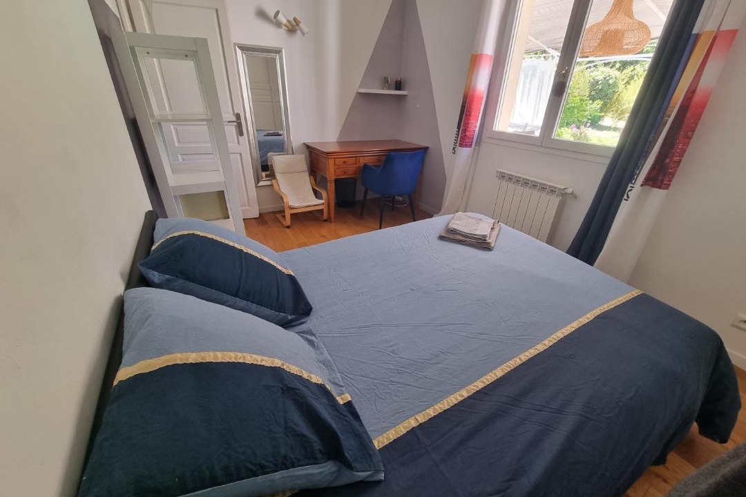 Photo of Bedroom in Cuges-les-Pins