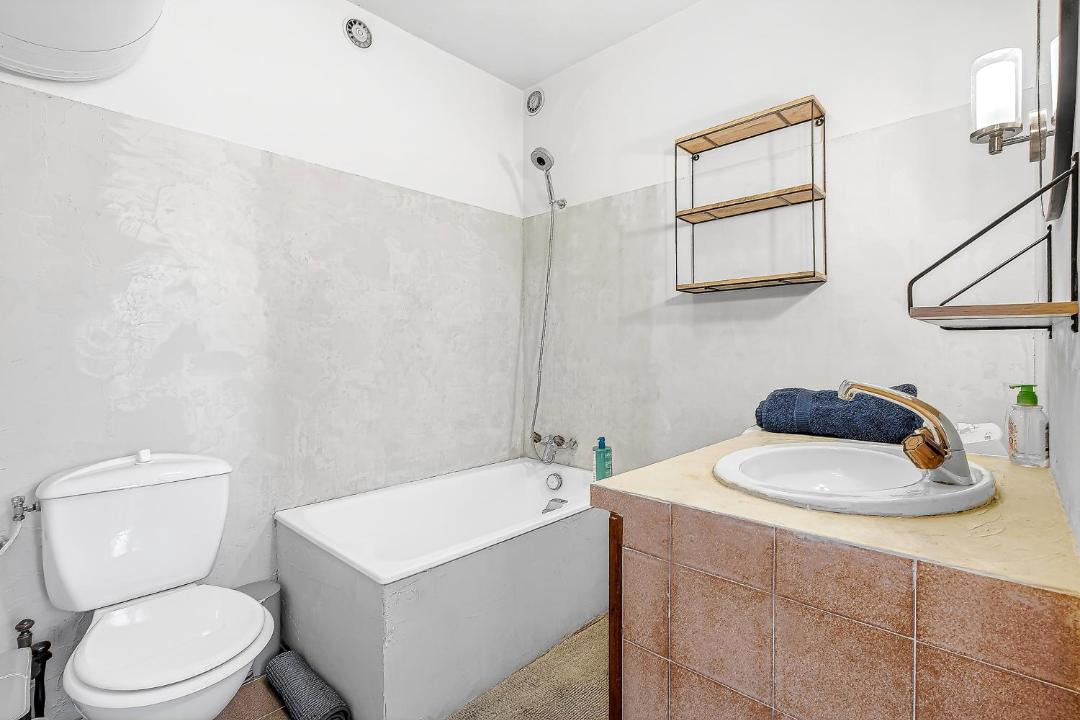 Photo of Bathroom in Gap