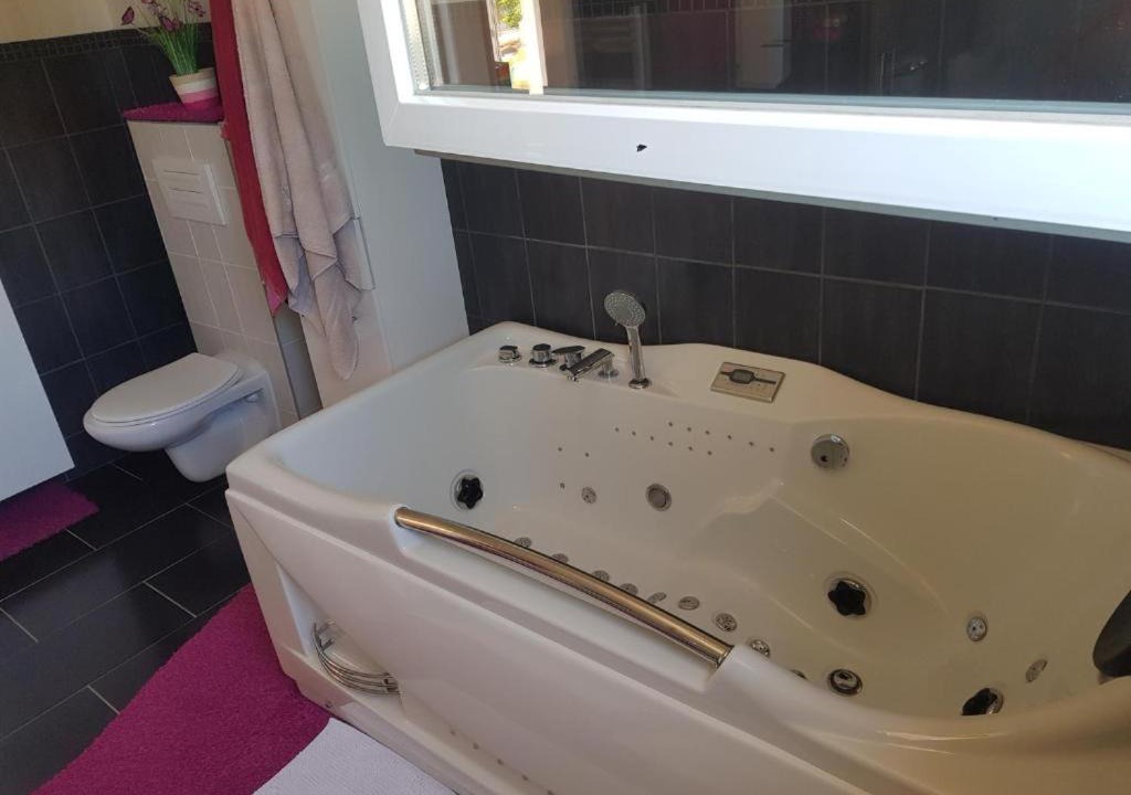 Photo of Bathroom in Lattes
