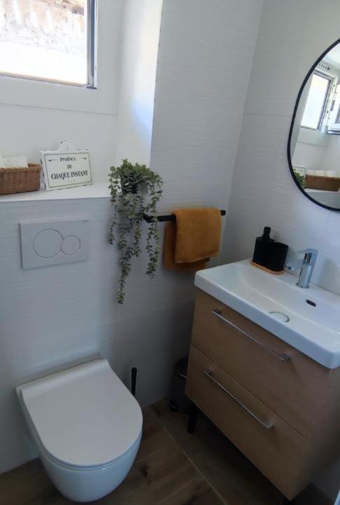 Photo of Bathroom in Contes