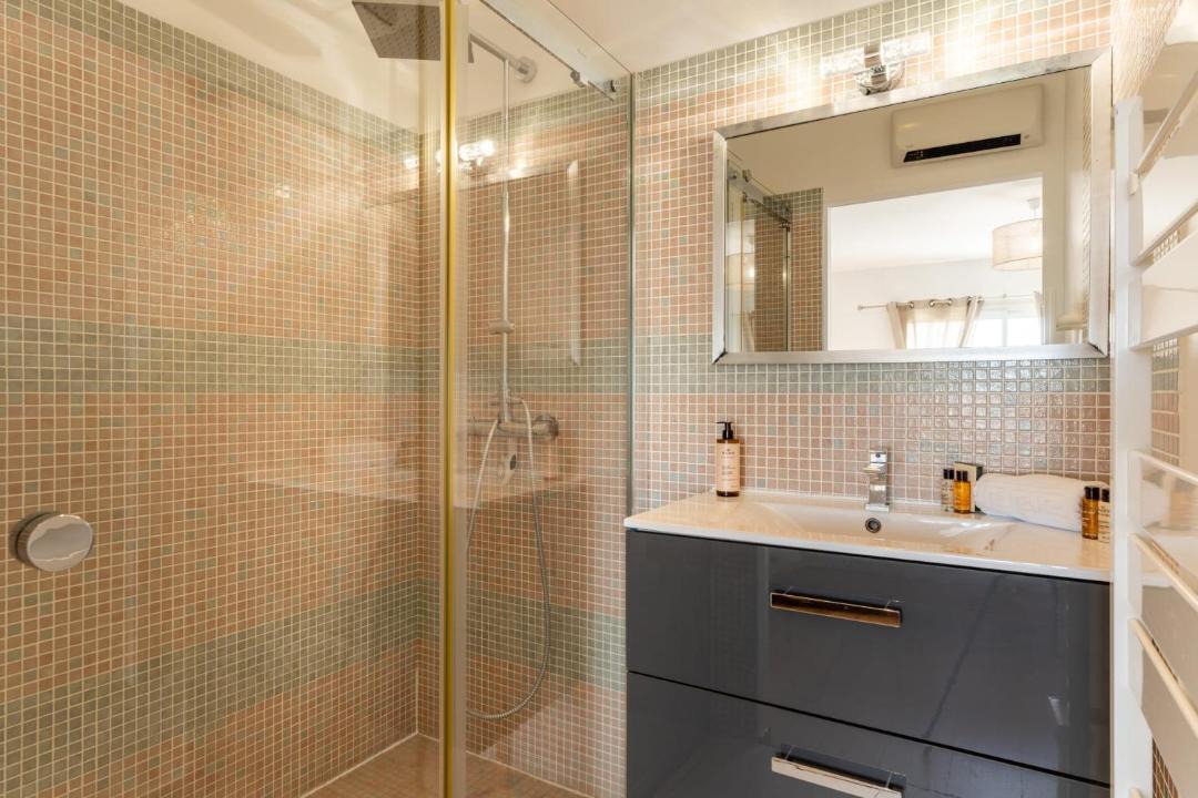 Photo of Bathroom in Boujan-sur-Libron