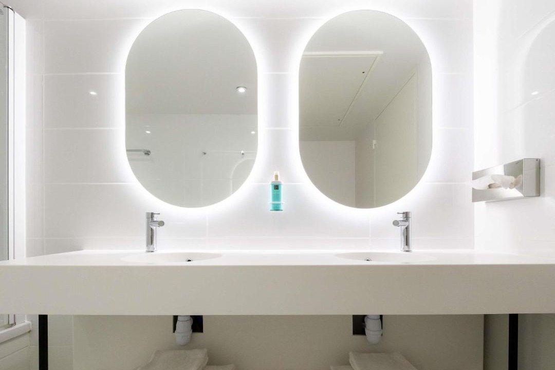 Photo of Bathroom in Antigone