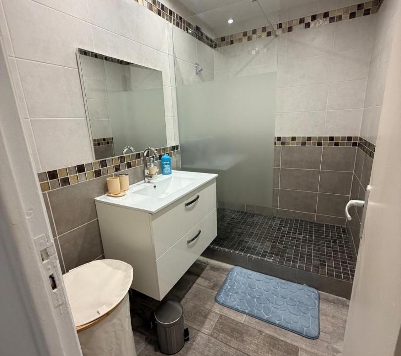 Photo of Bathroom in Alco