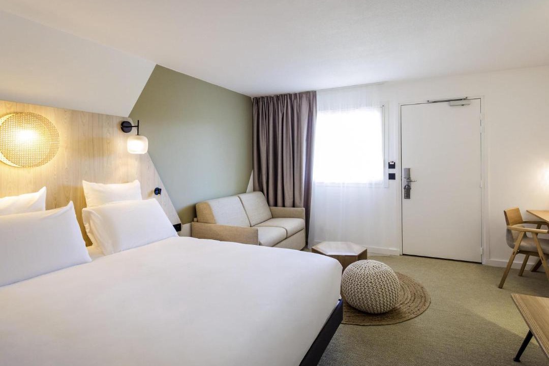 Photo of Bedroom in Mandelieu-La-Napoule