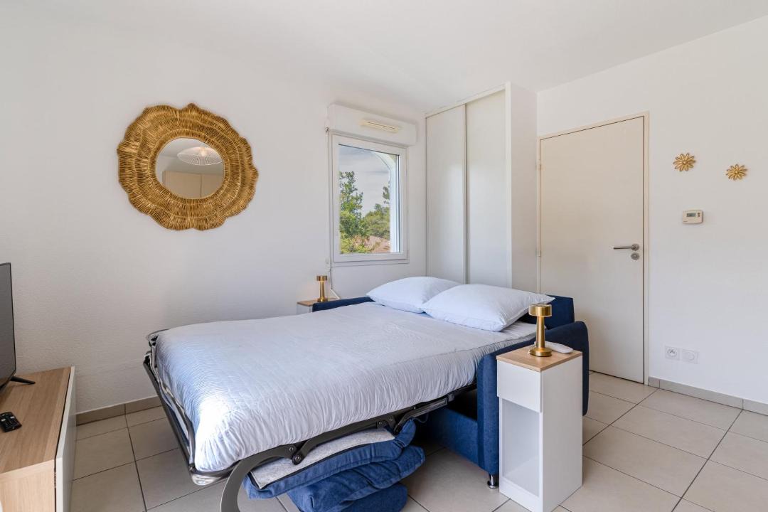 Photo of Bedroom in Roquefort-les-Pins