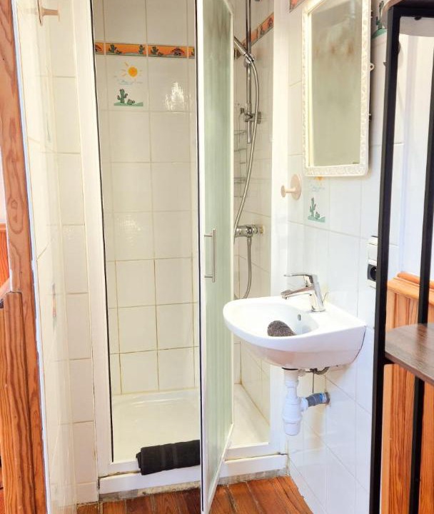 Photo of Bathroom in Contes