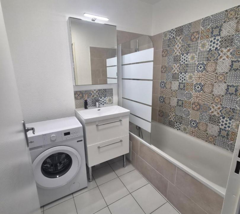 Photo of Bathroom in Port-Saint-Louis-du-Rhone