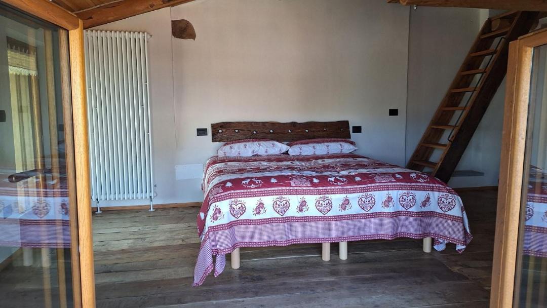 Photo of Bedroom in Ostana