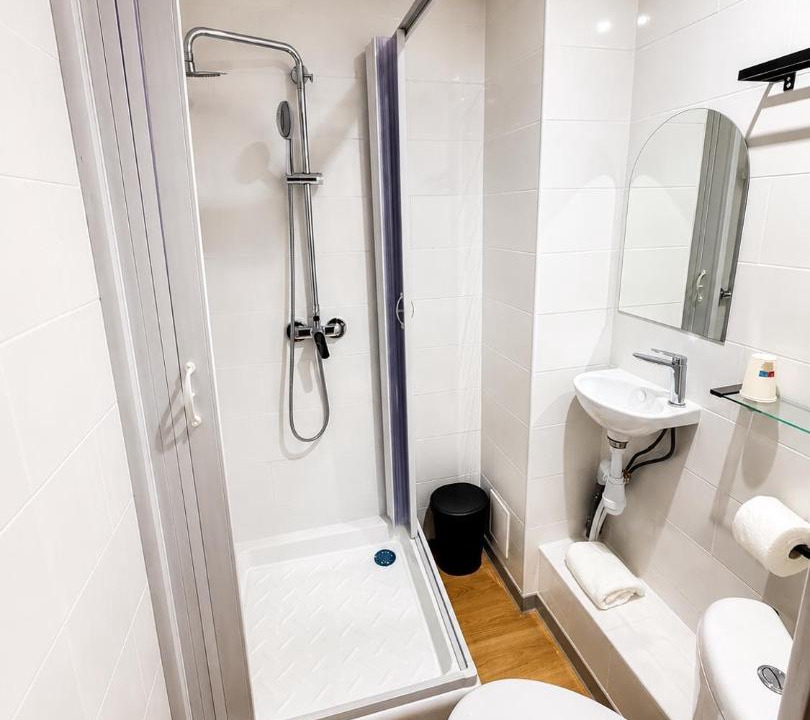 Photo of Bathroom in Le Chapitre