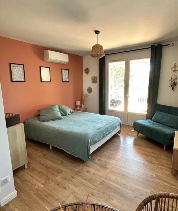 Photo of Others in Raphele-les-Arles