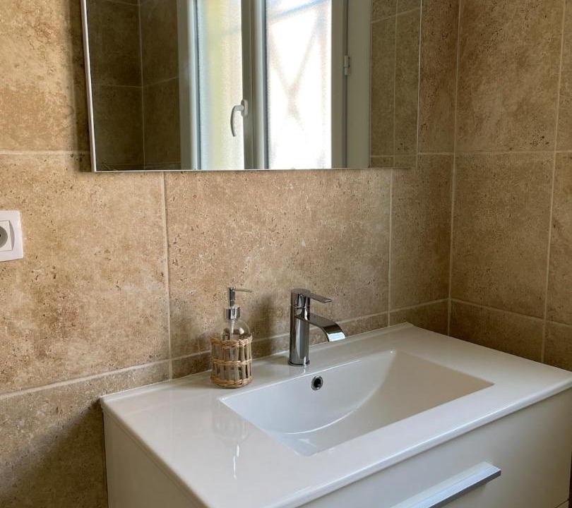 Photo of Bathroom in Port-Saint-Louis-du-Rhone