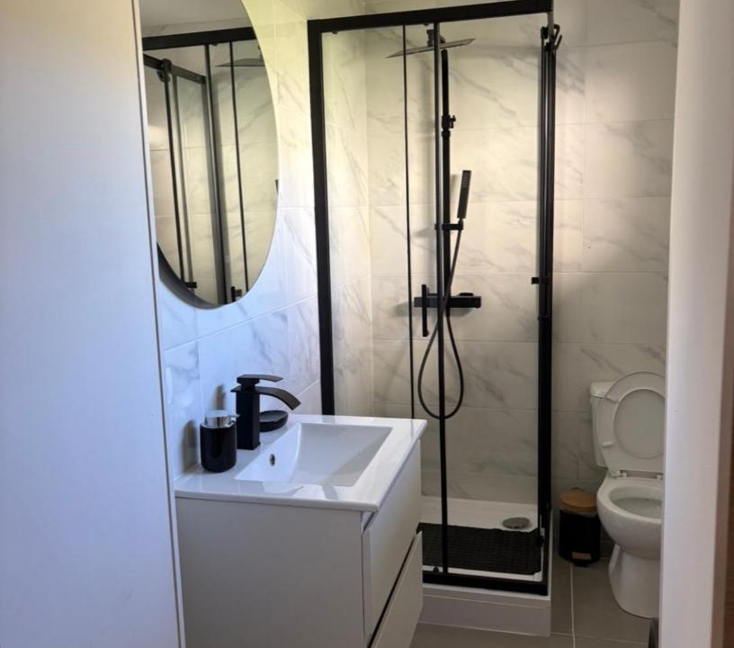 Photo of Bathroom in Port-Saint-Louis-du-Rhone