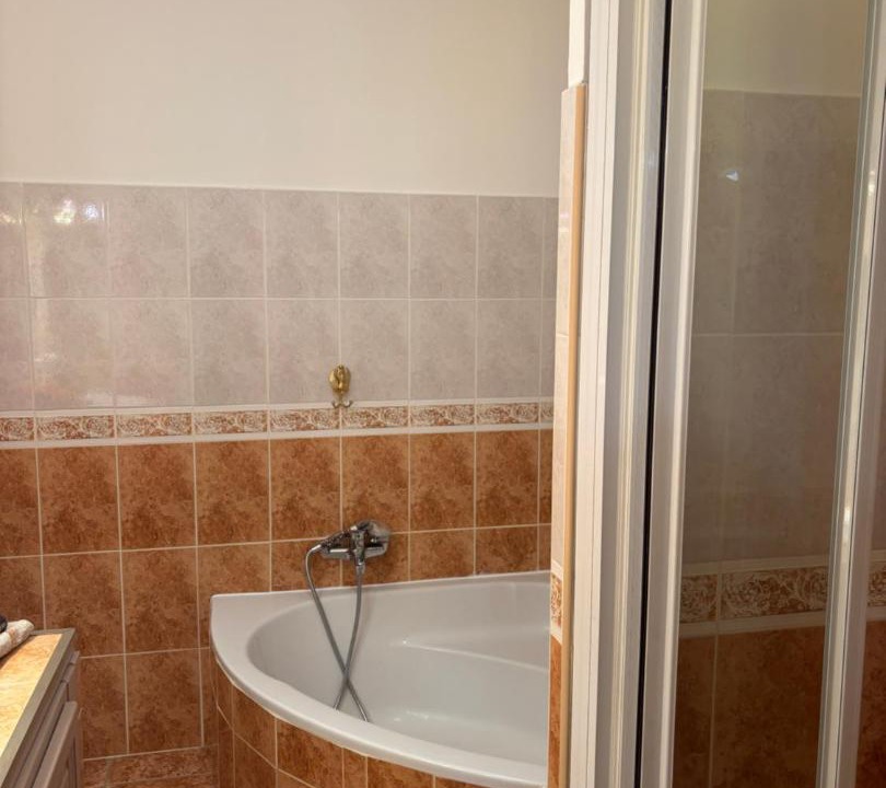 Photo of Bathroom in Gareoult