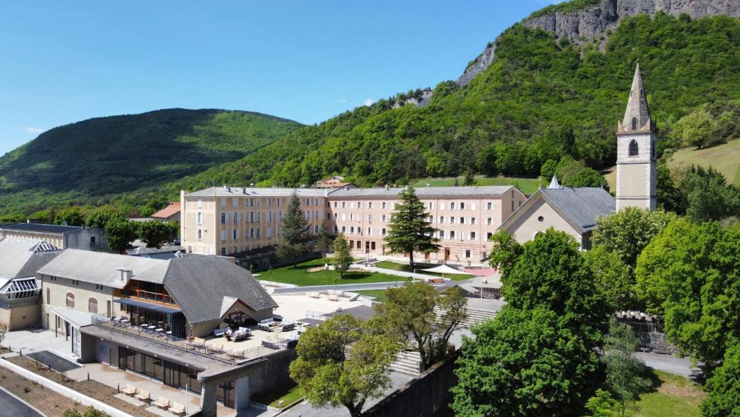 Photo of Buildings in Saint-Etienne-le-Laus
