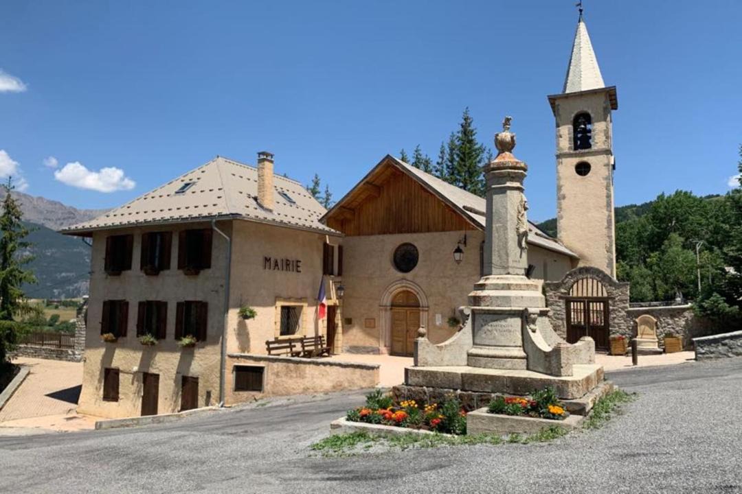 Photo of Buildings in Le Sauze