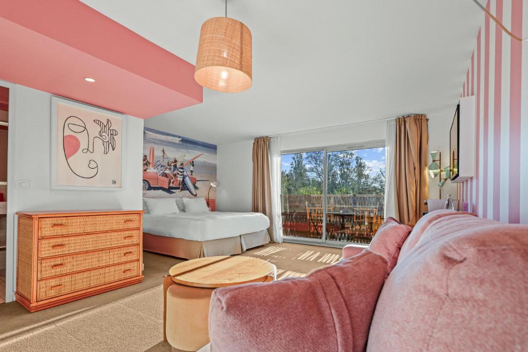 Photo of Bedroom in Mandelieu-La-Napoule