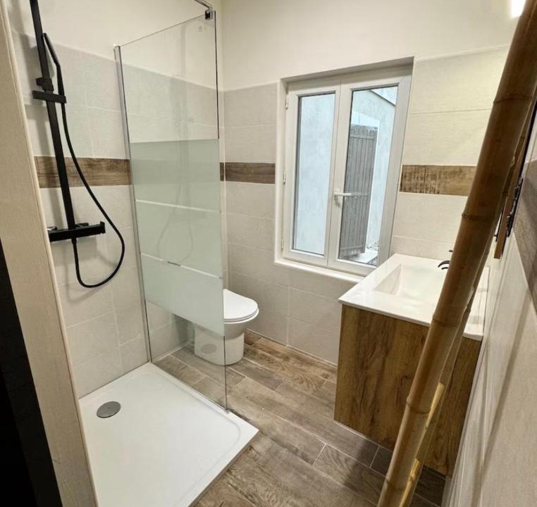 Photo of Bathroom in Arles