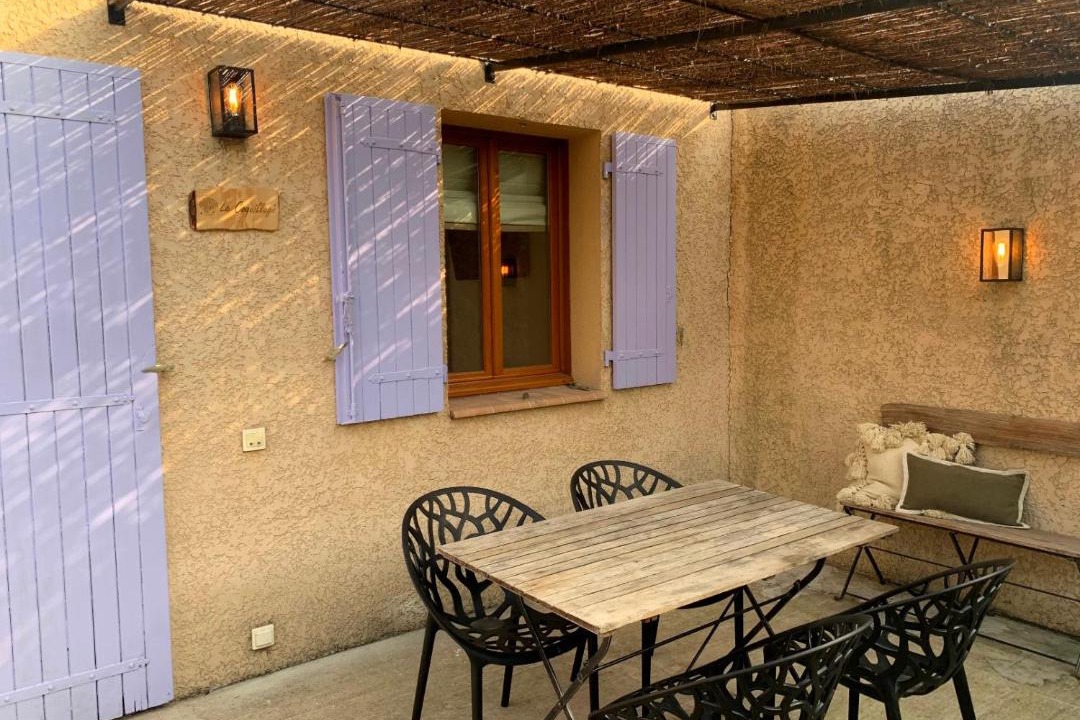 Photo of Patio Balcony in St.-Remy-de-Provence