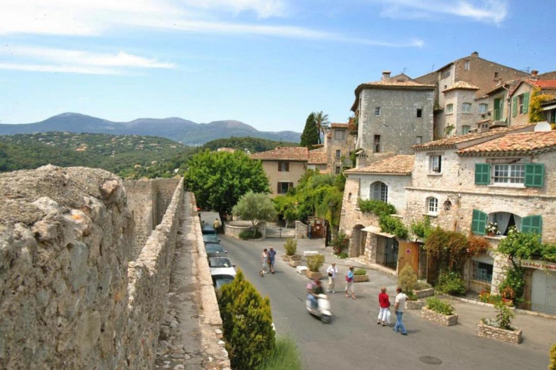 Photo of Others in Roquefort-les-Pins