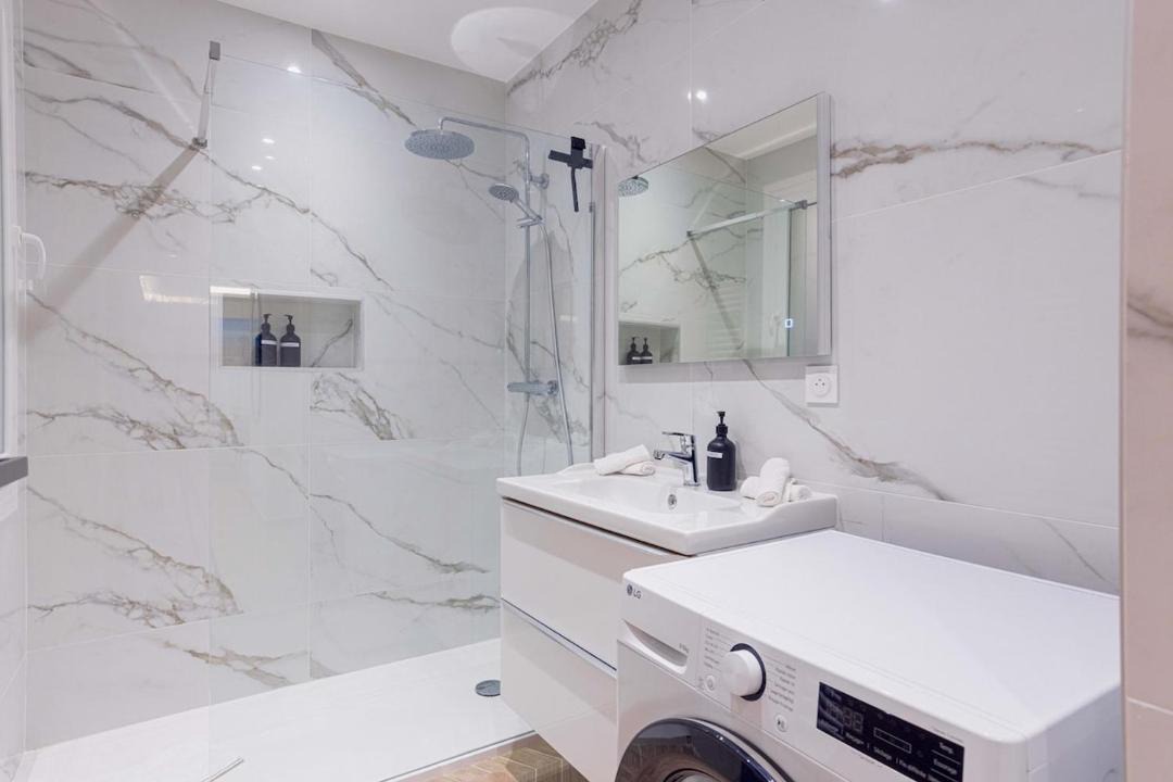 Photo of Bathroom in Carnot