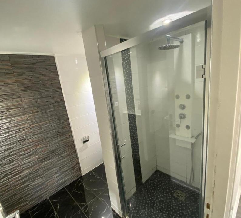 Photo of Bathroom in Carnot