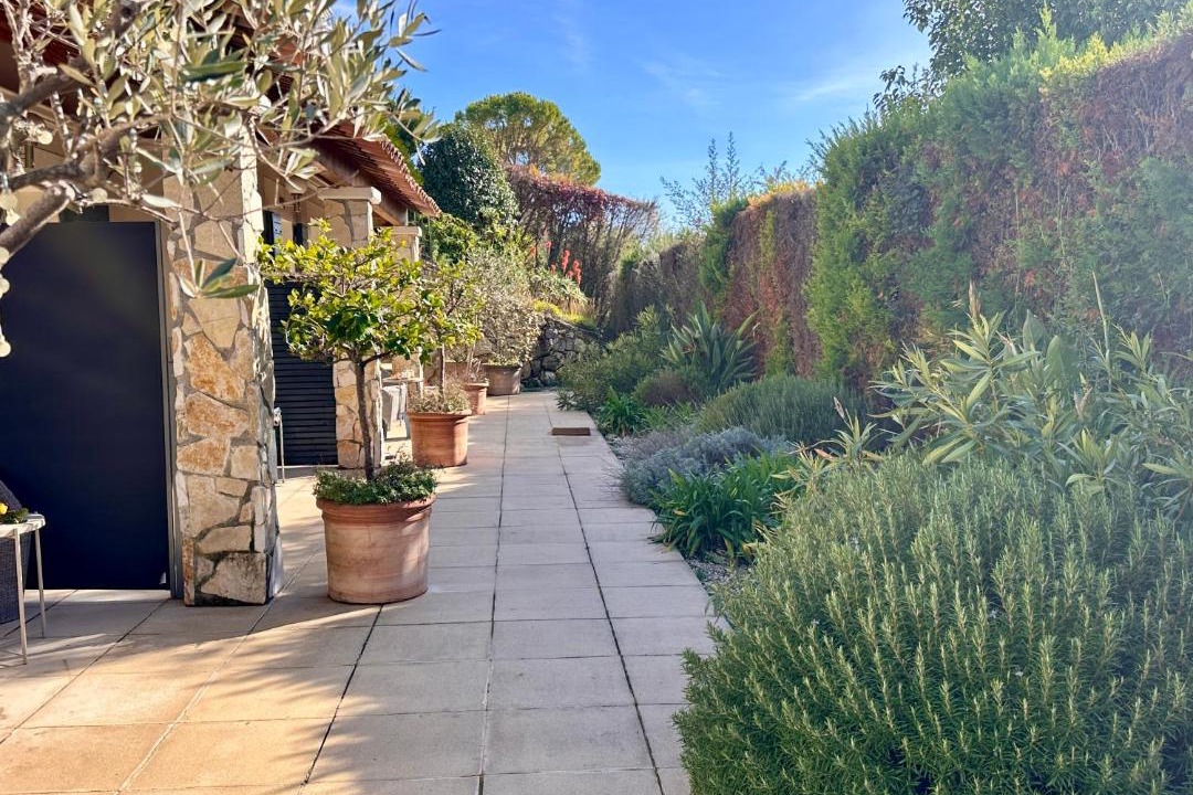Photo of Others in Mougins