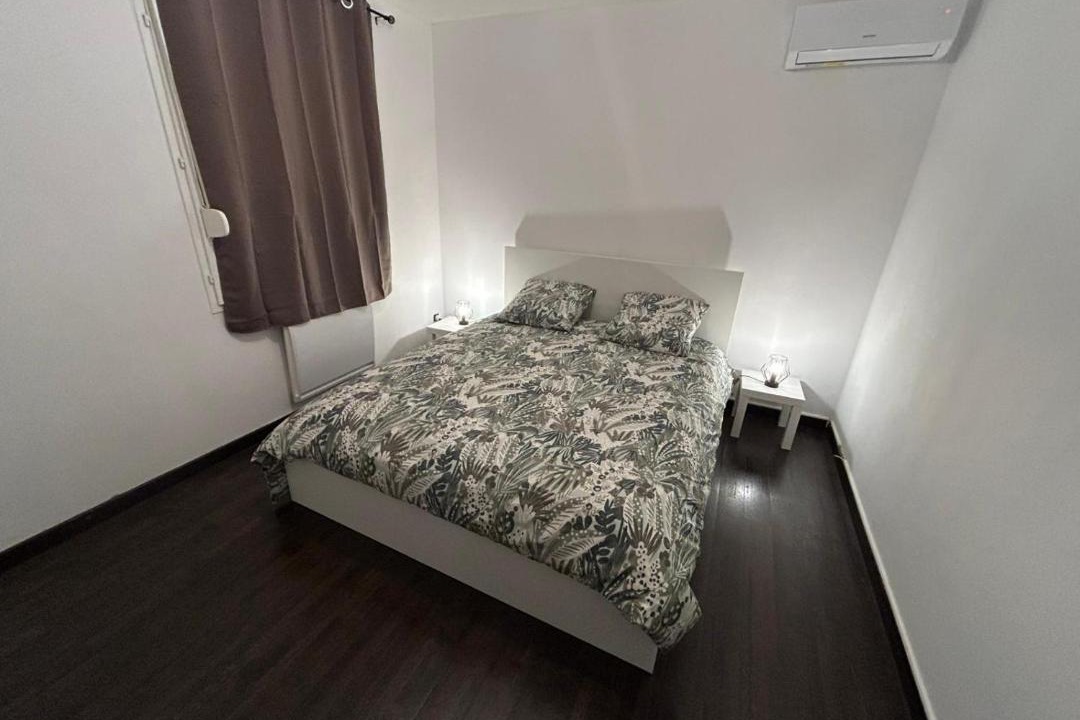 Photo of Bedroom in Mimet