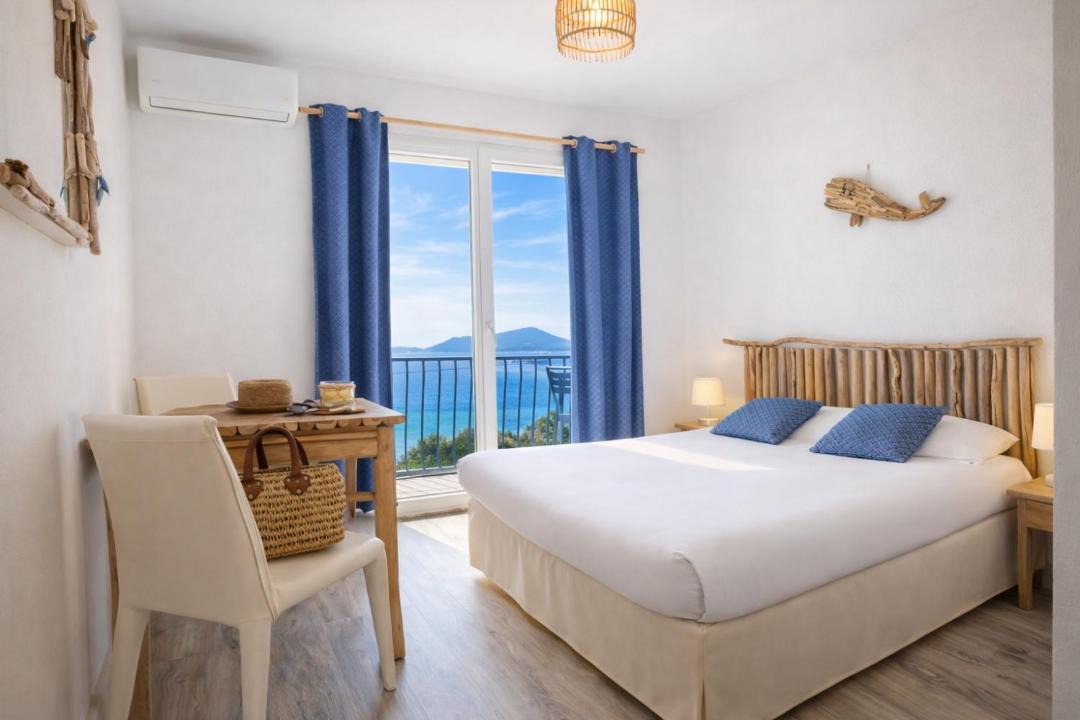 Photo of Bedroom in Hyeres