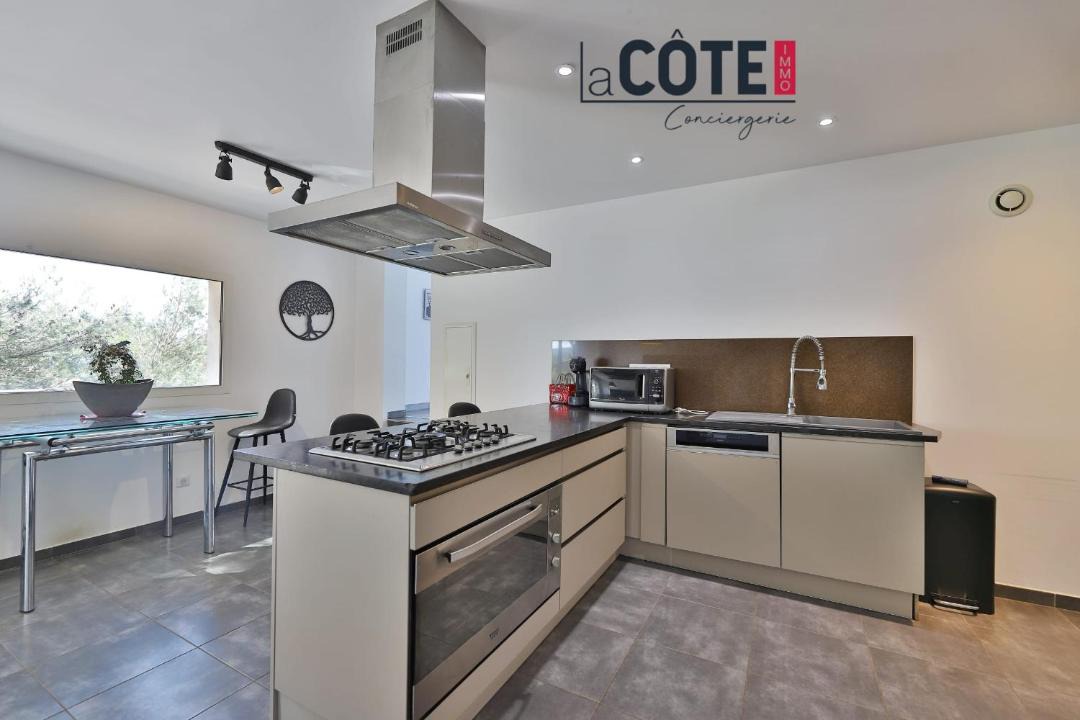 Photo of Kitchen in Ensues-la-Redonne