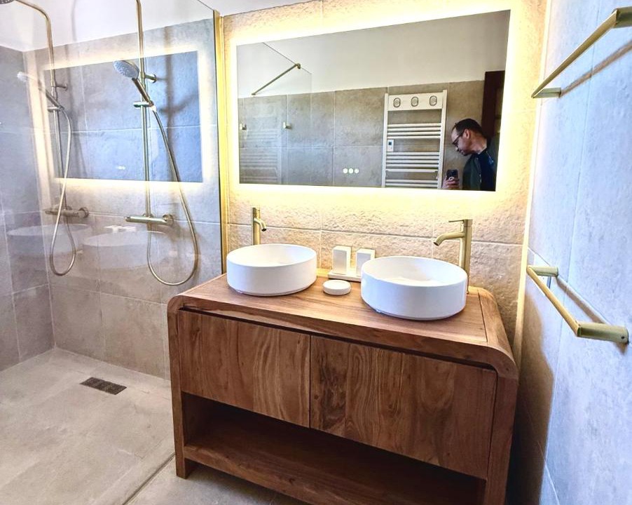 Photo of Bathroom in Drap
