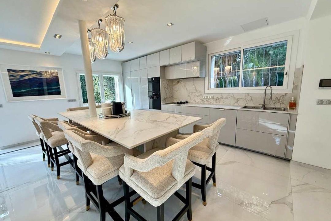 Photo of Kitchen in California - Pezou