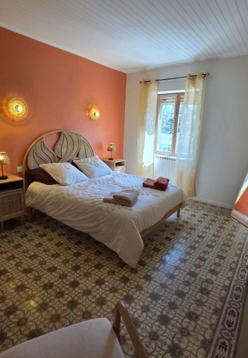 Photo of Bedroom in Noves
