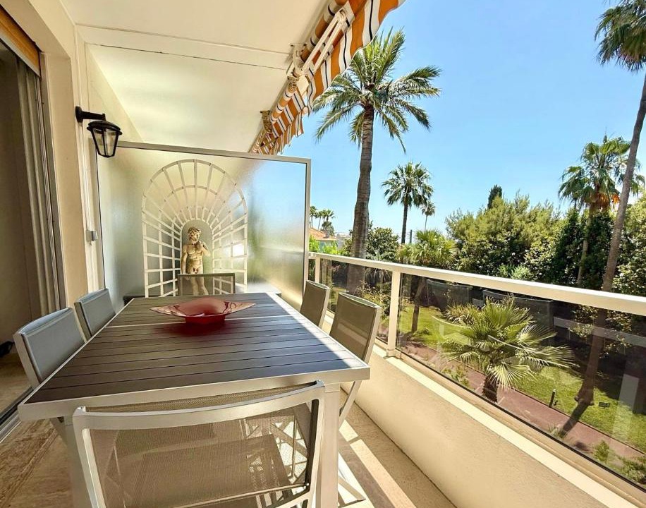 Photo of Patio Balcony in California - Pezou