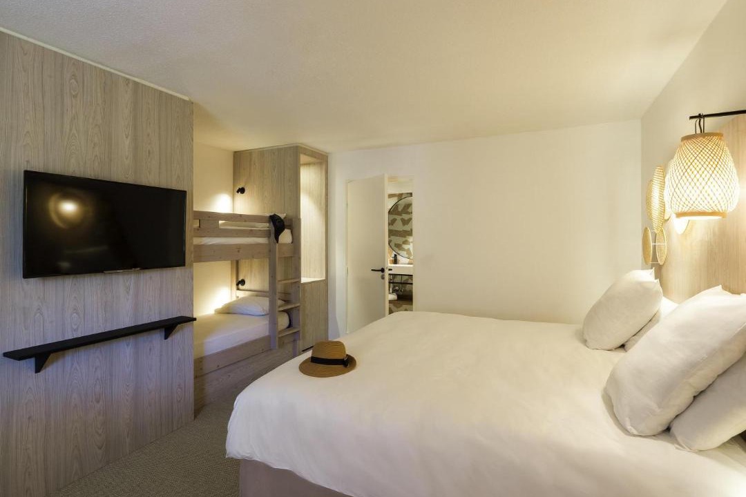 Photo of Bedroom in Mandelieu-La-Napoule