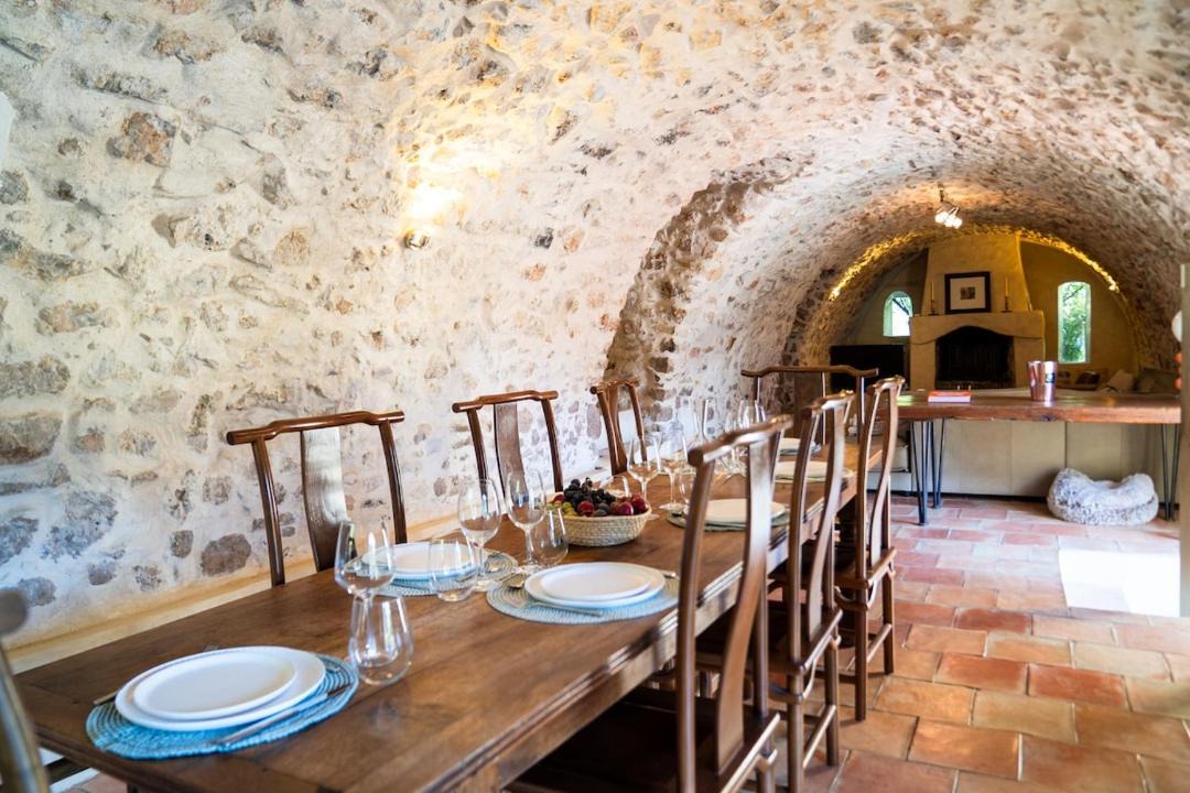 Photo of Others in Chateauneuf-Villevieille