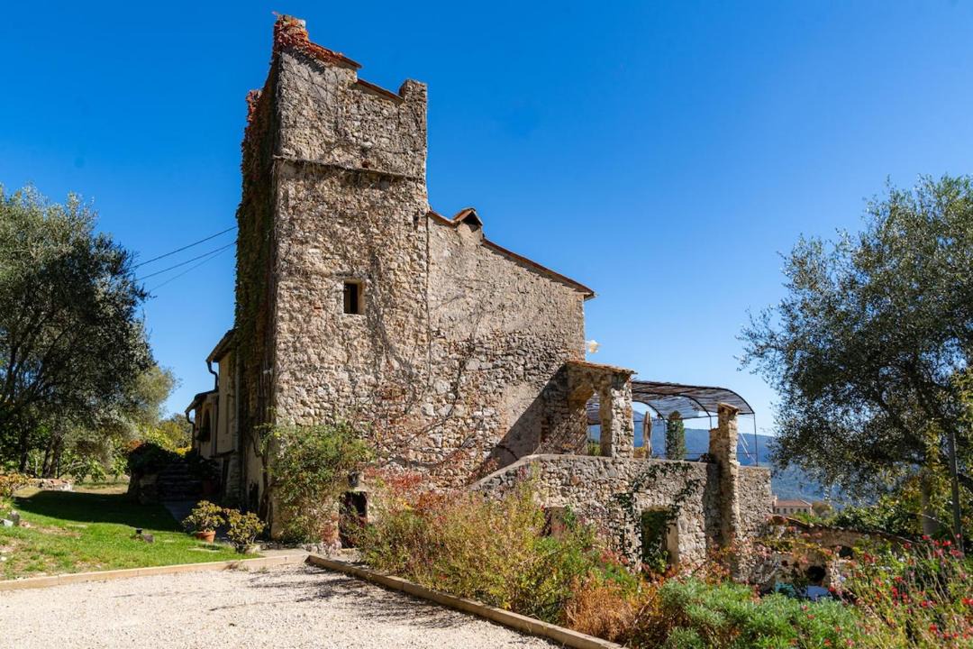 Photo of Others in Chateauneuf-Villevieille
