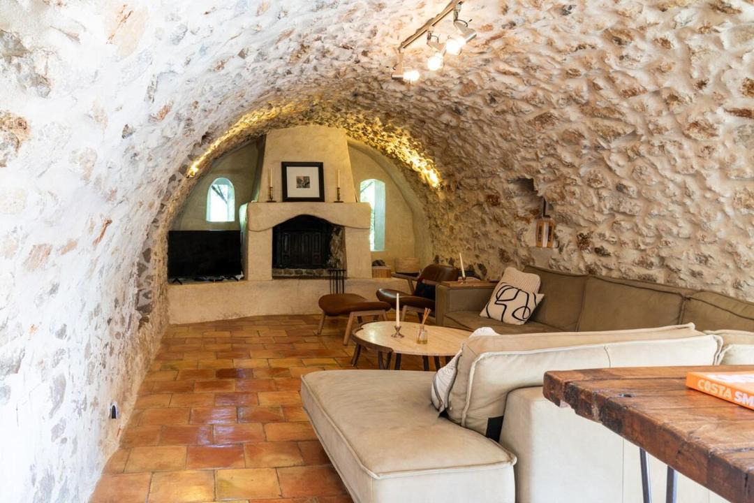 Photo of Others in Chateauneuf-Villevieille