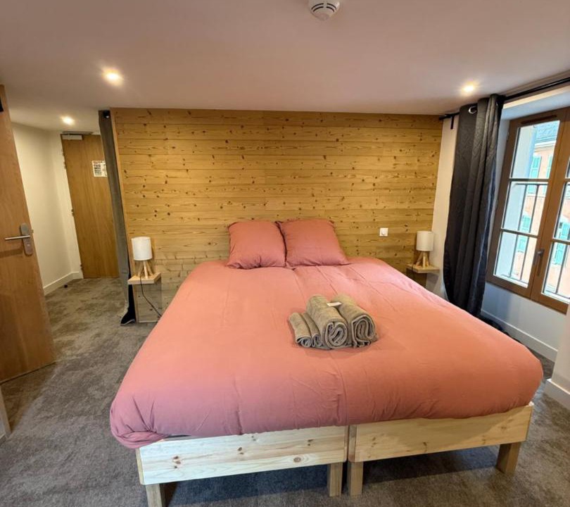 Photo of Others in Isola