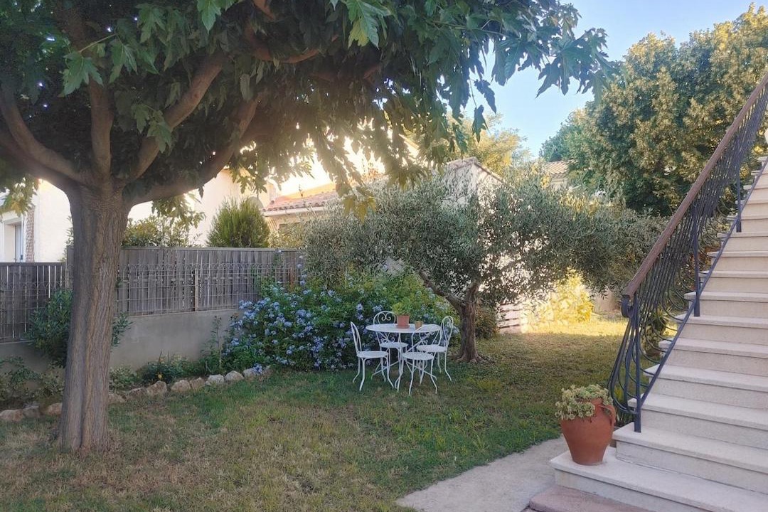 Photo of Others in Raphele-les-Arles