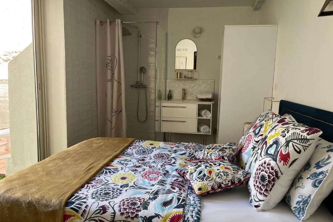 Photo of Bedroom in Saint-Lambert