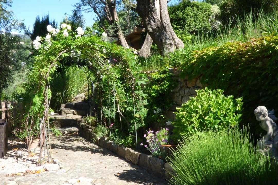 Photo of Others in Chateauneuf-Grasse