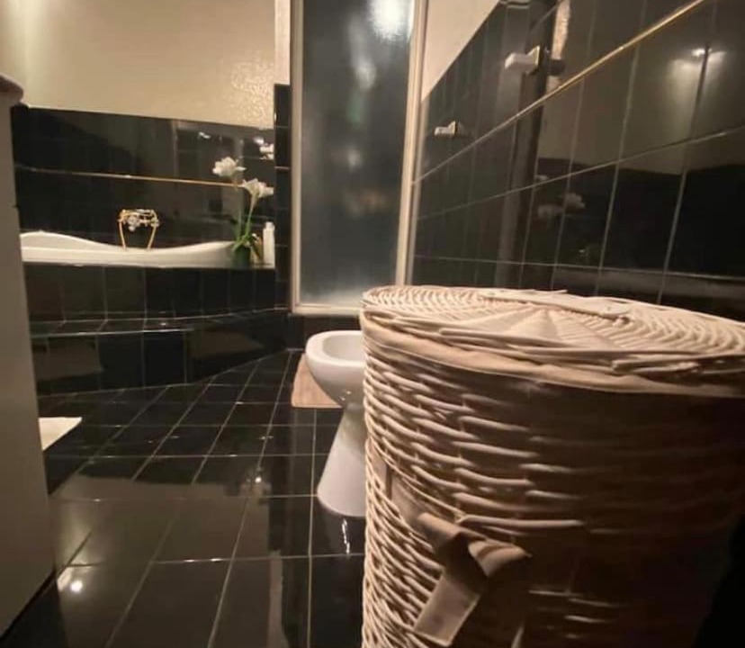Photo of Bathroom in Reallon