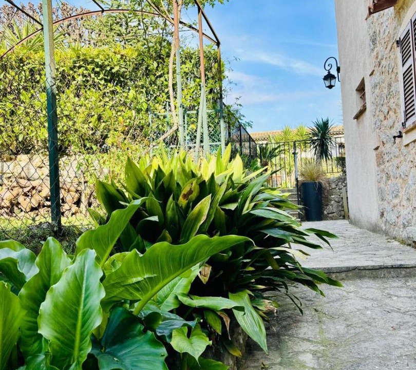 Photo of Others in Chateauneuf-Villevieille