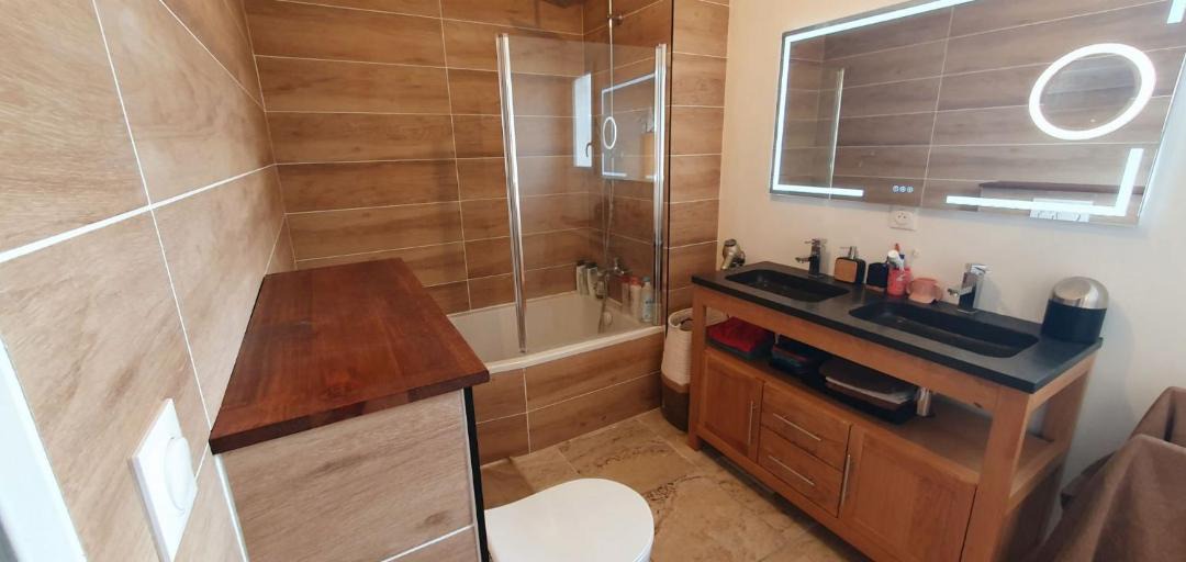 Photo of Bathroom in Uzes