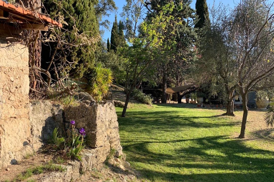Photo of Others in Cabris