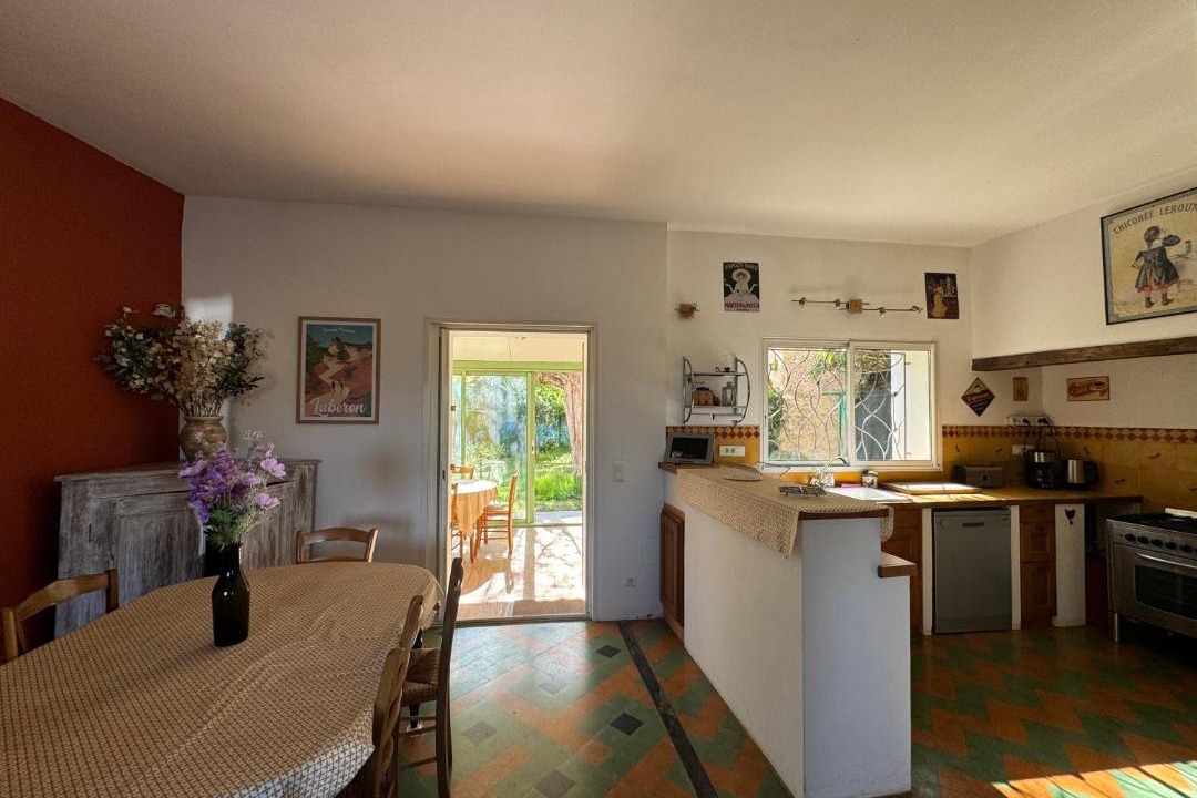 Photo of Kitchen in Saint-Martin-de-Castillon