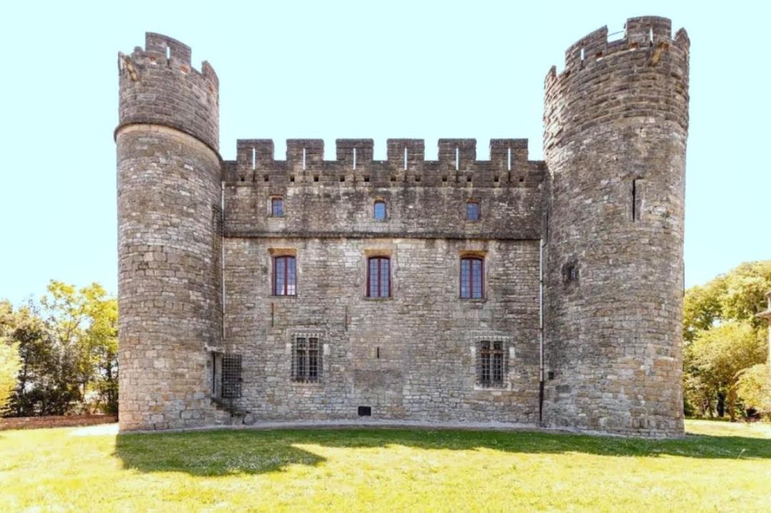 Photo of Others in Castelnau-Valence